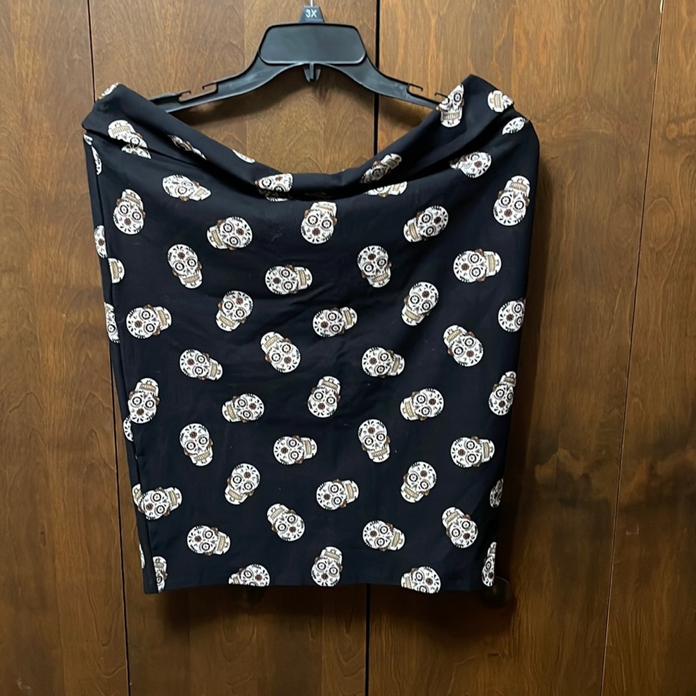 Torrid Fold Over Skull Skirt Size 2